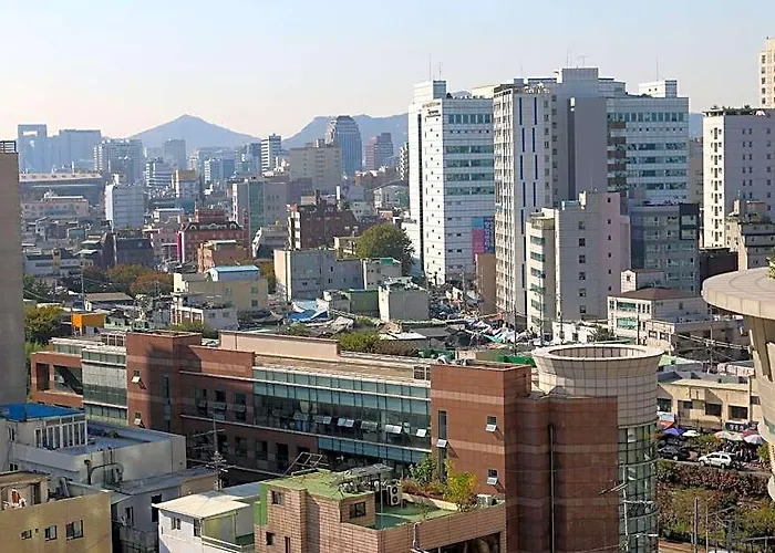 Cozy Flat Nearby Metro And E-mart For 4 Guest Seoel
